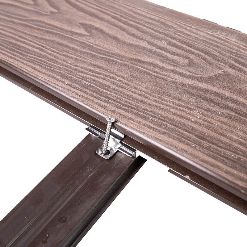 O deck externo de madeira plástica não é fácil de quebrar e se aplica a muitos lugares